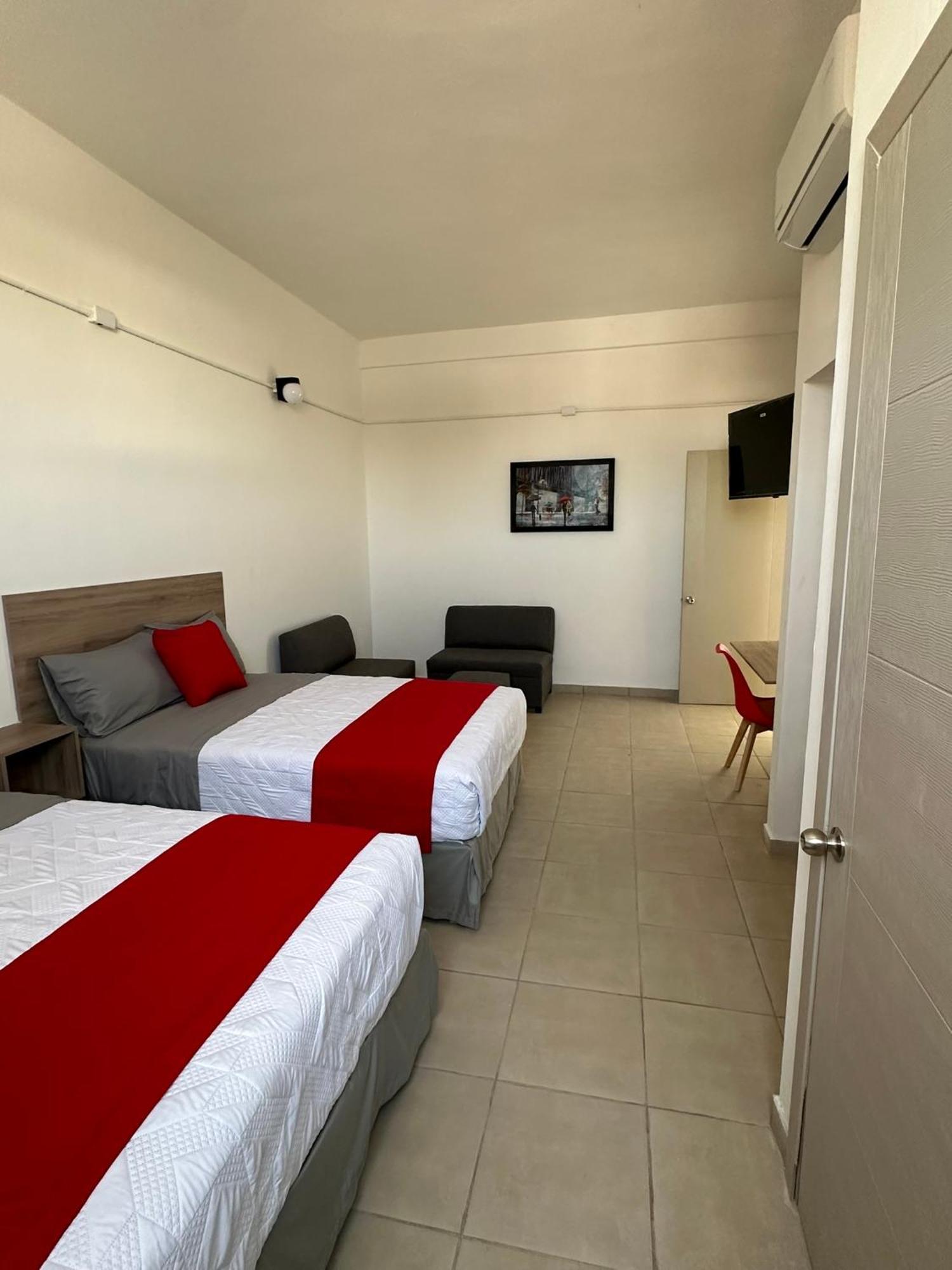 Hotel Plaza Centenario Juan Aldama Extérieur photo